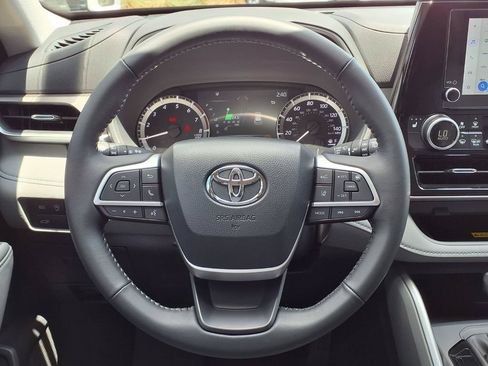 Used 2026 Toyota Highlander XLE AWD/4WD image 31