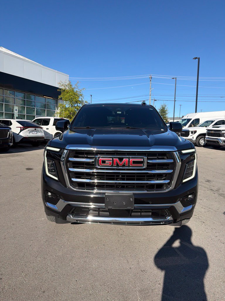 Used 2025 GMC Yukon Elevation AWD/4WD image 3