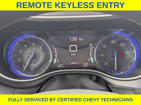 Used 2025 Chrysler Pacifica Select FWD image 21