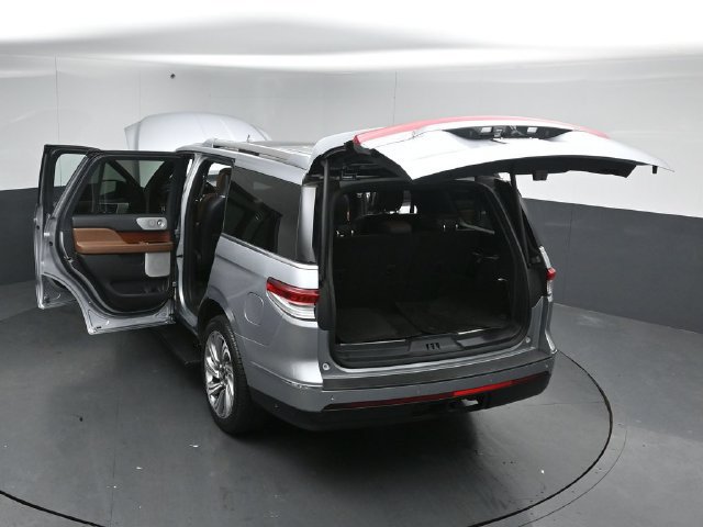 Certified 2023 Lincoln Navigator Reserve AWD/4WD image 60