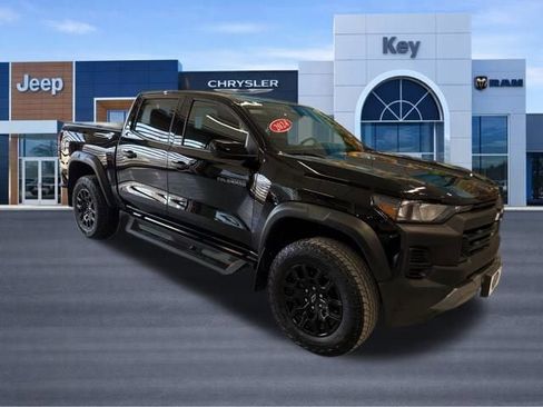 Used 2024 Chevrolet Colorado Trail Boss w/ Technology Package image 9