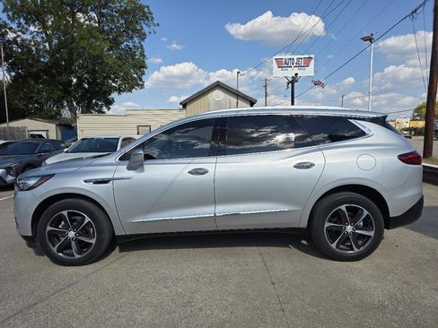 Used 2020 Buick Enclave Essence w/ Sport Touring Edition FWD image 32