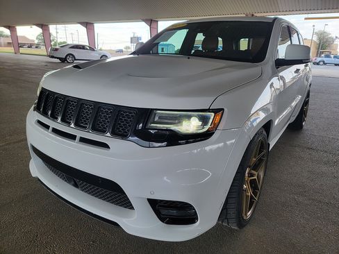 Used 2017 Jeep Grand Cherokee SRT AWD/4WD image 4