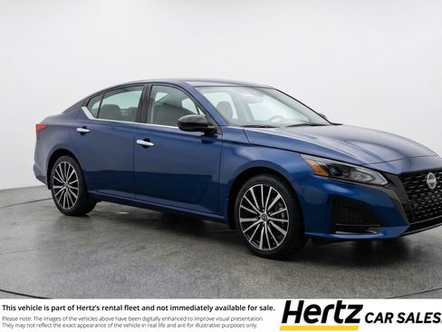Used 2025 Nissan Altima 2.5 SV image 1