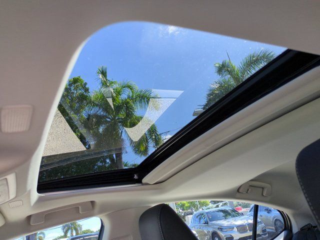 Certified 2022 Lexus ES 300h w/ Luxury Package FWD image 19