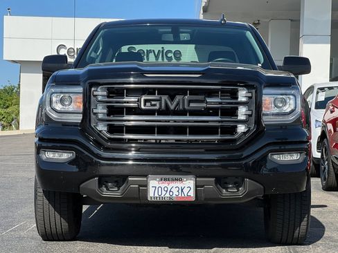 Used 2018 GMC Sierra 1500 SLT w/ All Terrain Package image 9