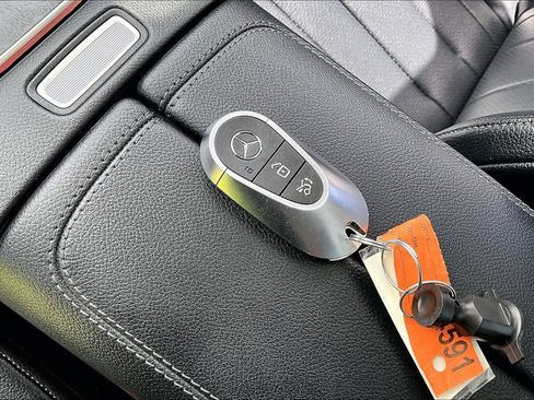 Used 2025 Mercedes-Benz E 350 Sedan image 14