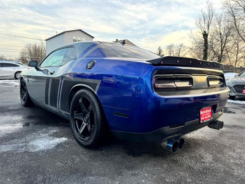 Used 2017 Dodge Challenger R/T w/ Quick Order Package 22P T/A image 5