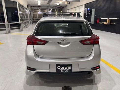 Used 2018 Toyota Corolla iM w/ Carpet Mat Package (TMS) FWD image 7
