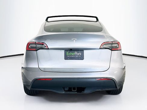 Used 2025 Tesla Model Y Long Range AWD/4WD image 7