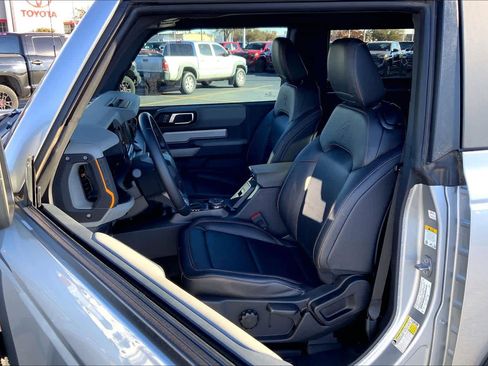 Used 2023 Ford Bronco Badlands image 8