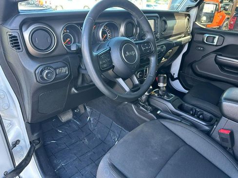 Used 2019 Jeep Wrangler Sport image 10