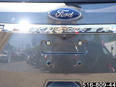 Used 2018 Ford Explorer XLT w/ Equipment Group 202A AWD/4WD image 33