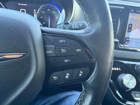 Used 2019 Chrysler Pacifica Touring-L Plus w/ Advanced Safetytec Group FWD image 28