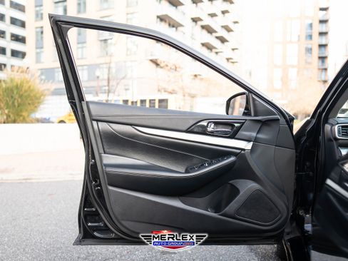 Used 2021 Nissan Maxima 3.5 SV w/ Floor Mat Group image 39