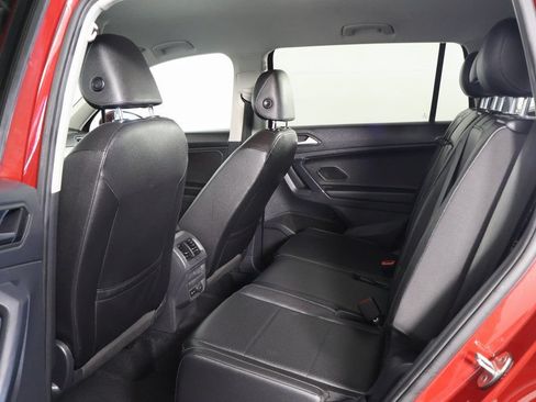 Used 2020 Volkswagen Tiguan SE FWD image 11