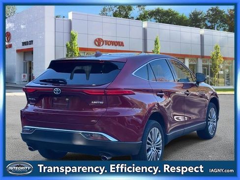 Used 2023 Toyota Venza Limited image 6