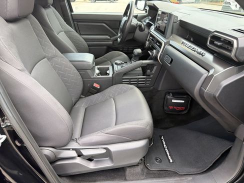 Certified 2024 Toyota Tacoma SR5 AWD/4WD image 24