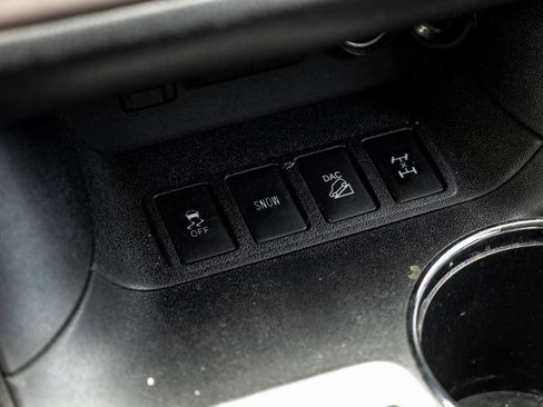 Used 2017 Toyota Highlander Plus image 35