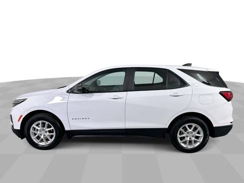 Used 2022 Chevrolet Equinox LS FWD image 5
