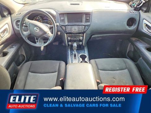 Used 2020 Nissan Pathfinder SV image 16