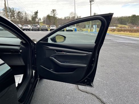 Used 2019 MAZDA MAZDA3 Sedan image 19