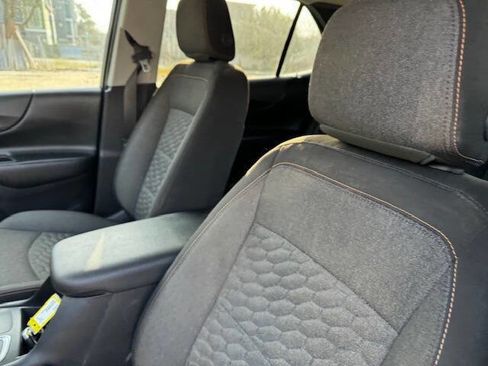 Used 2018 Chevrolet Equinox LT image 38