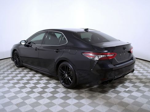 Used 2023 Toyota Camry XSE FWD image 9