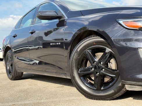 Used 2023 Chevrolet Malibu LT image 2