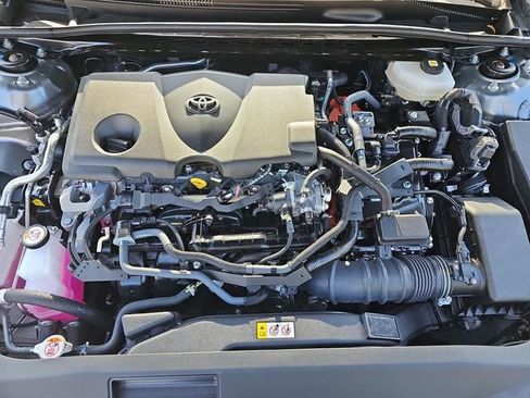 Used 2025 Toyota Camry SE image 34
