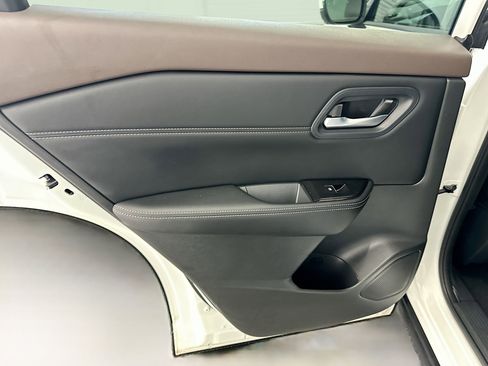 Used 2023 Nissan Rogue SL AWD/4WD image 27