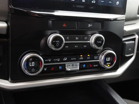 Used 2023 Ford Expedition XLT RWD image 26