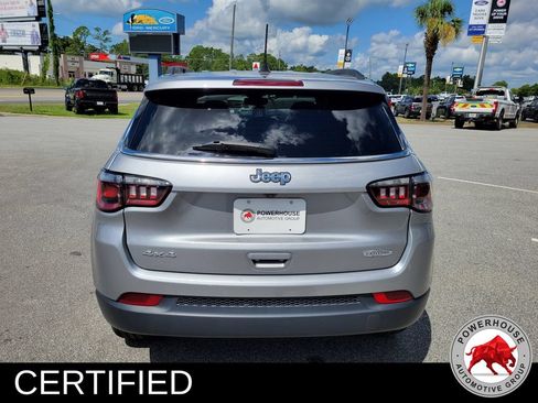 Used 2024 Jeep Compass Latitude AWD/4WD image 4