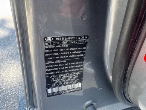 Used 2011 Land Rover LR4 HSE LUX image 13
