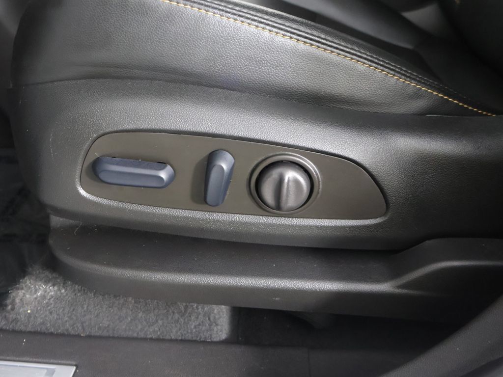 Used 2023 Chevrolet Equinox Premier FWD image 31