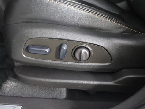 Used 2023 Chevrolet Equinox Premier FWD image 31