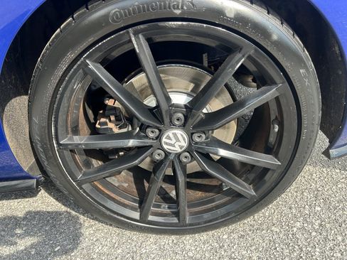 Used 2019 Volkswagen Golf R 4-Door AWD/4WD image 22