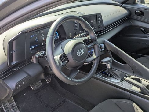 Certified 2025 Hyundai Elantra Sport image 13