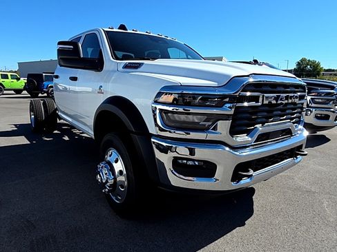 New 2026 RAM 4500 Tradesman w/ Chrome Appearance Group AWD/4WD image 3