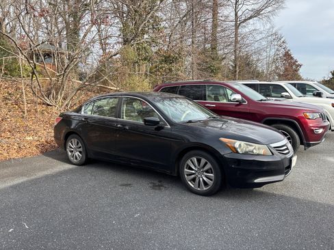 Used 2011 Honda Accord EX-L image 9