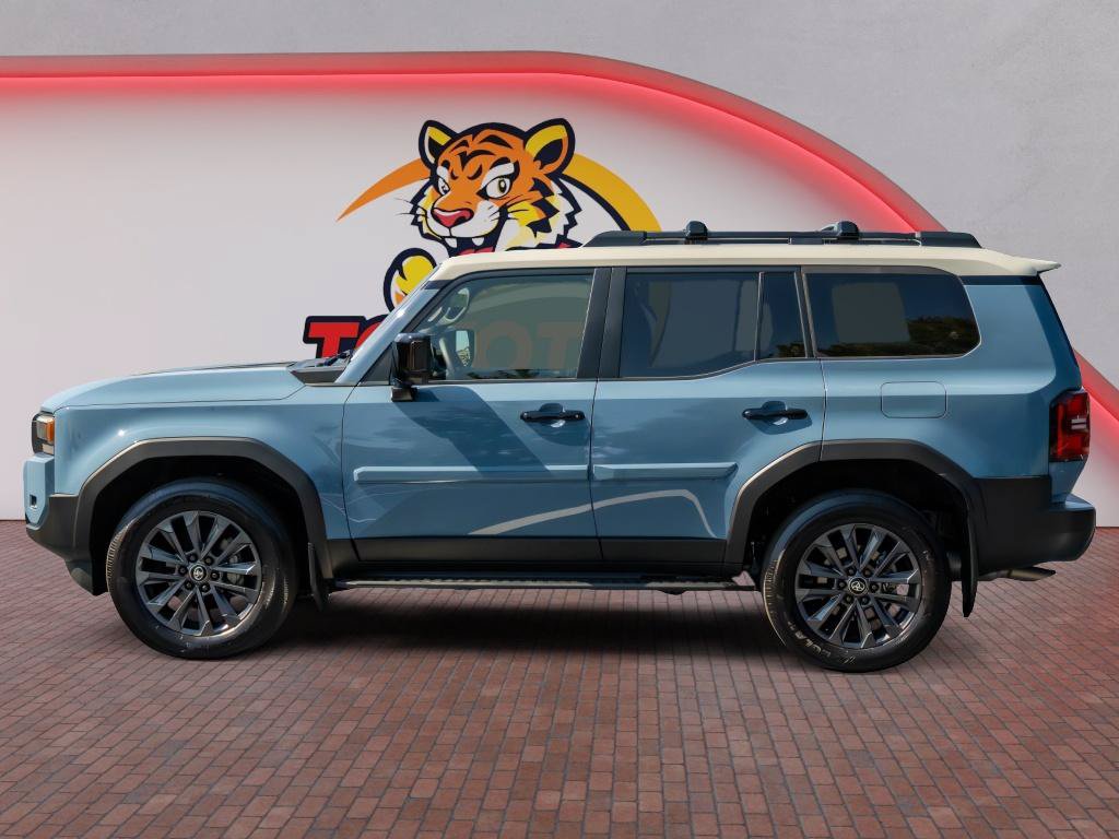 Used 2025 Toyota Land Cruiser w/ Premium Package AWD/4WD image 9