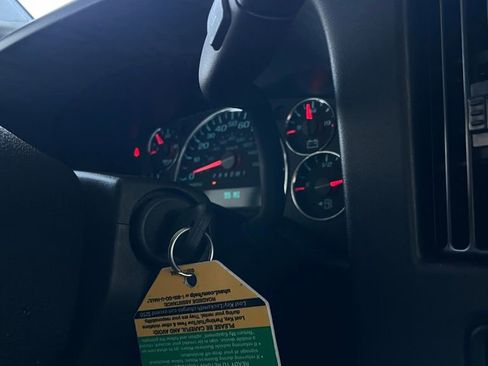 Used 2024 GMC Savana 2500 w/ Driver Convenience Package image 18