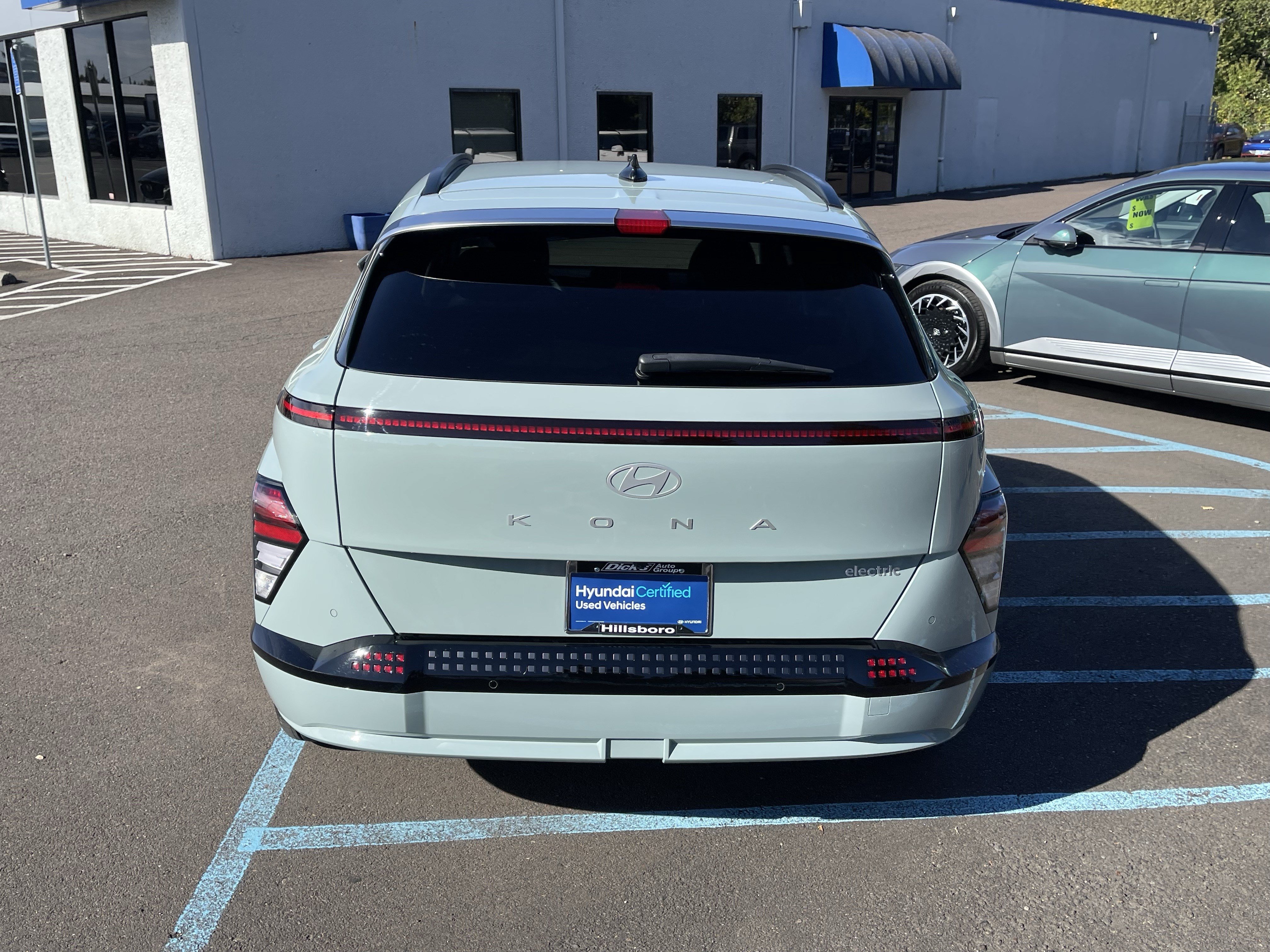 Certified 2025 Hyundai Kona Limited FWD image 4