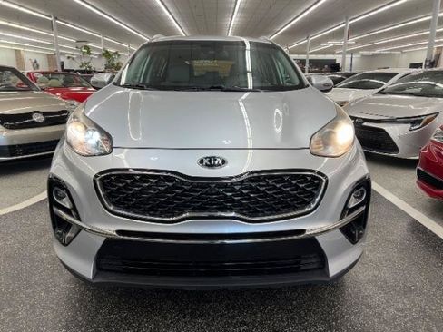 Used 2020 Kia Sportage EX FWD image 2