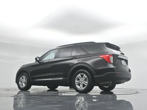 Used 2022 Ford Explorer XLT image 53