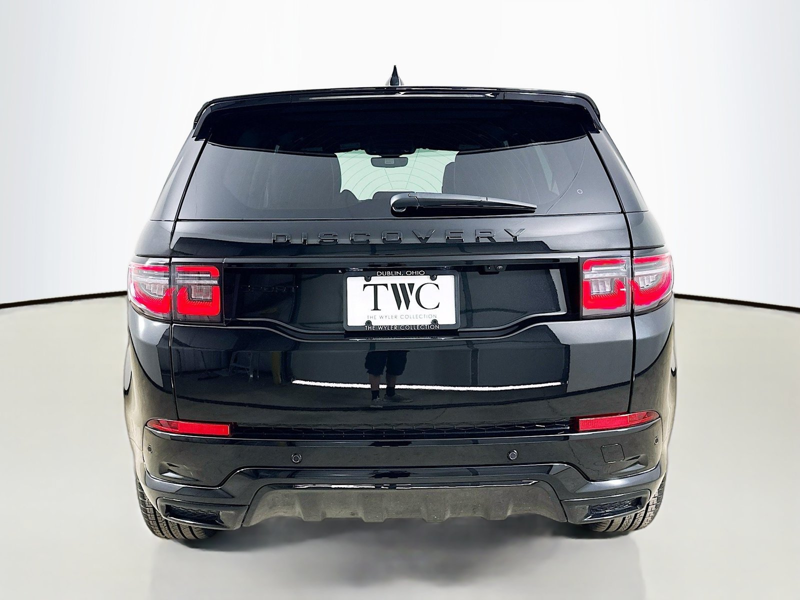 New 2026 Land Rover Discovery Sport Landmark AWD/4WD image 6