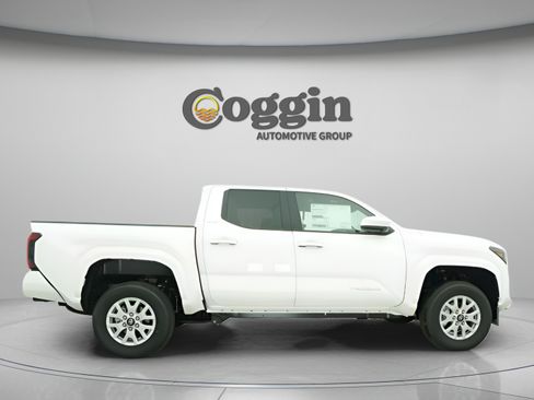 Used 2026 Toyota Tacoma SR5 RWD image 21