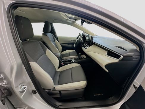 Used 2023 Toyota Corolla LE image 32