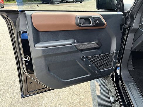 Used 2024 Ford Bronco Outer Banks AWD/4WD image 9