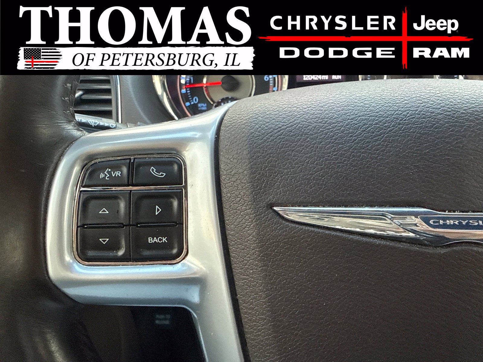 Used 2013 Chrysler Town & Country Touring-L FWD image 14